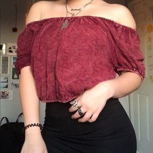 Red acid washed red off the shoulders💋🖤